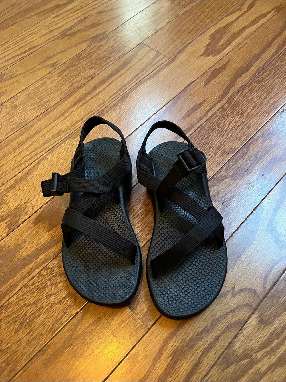 Chacos Women’s black ZStrap Size 7